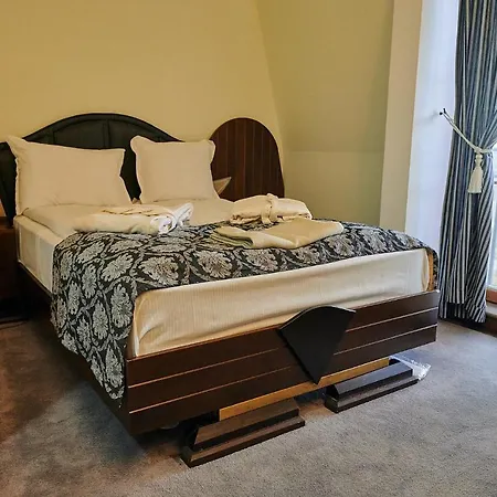 Hills Bed & Breakfast