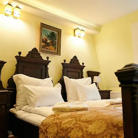 Hills Bed & Breakfast