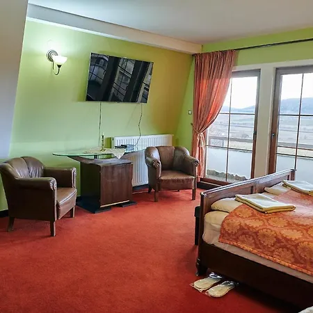 Bed & Breakfast Hills *